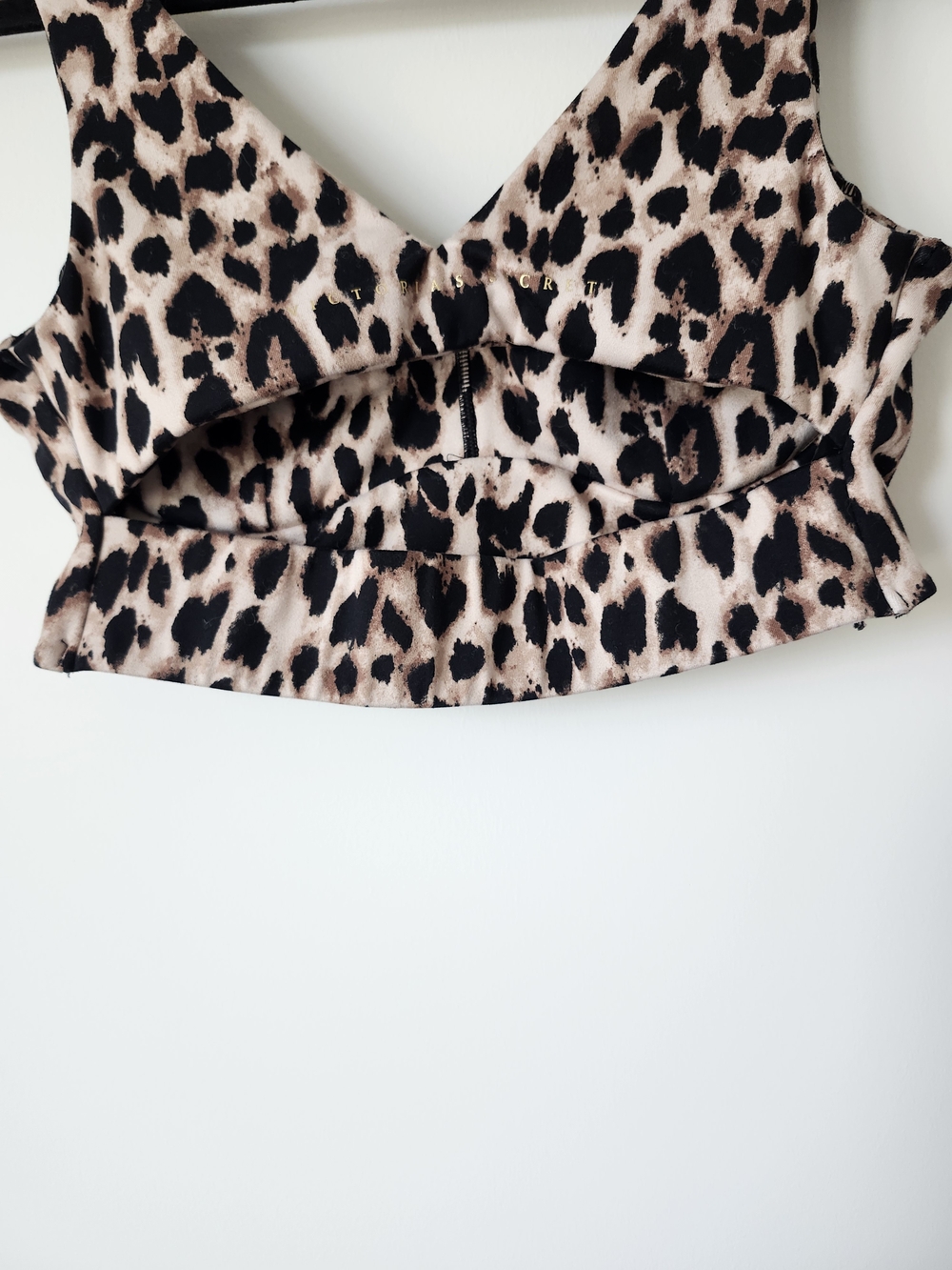 Victoria's Secret Leopard Print Sports Bra - Picture 7 of 8